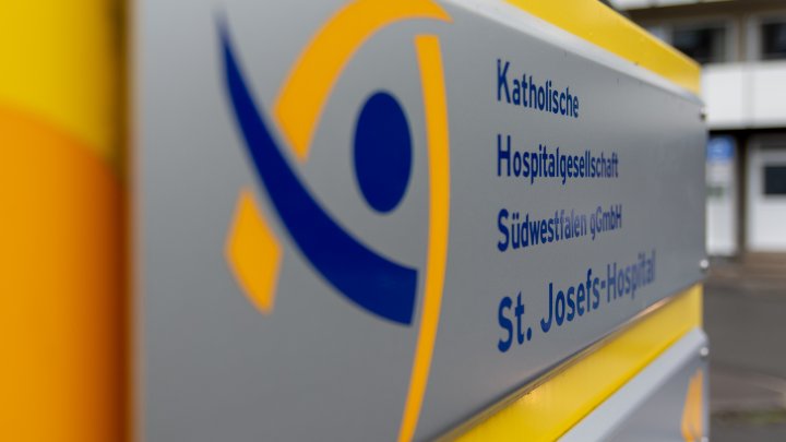 Die geplante Schließung der Geburtshilfestation im St.-Josefs-Hospital beschäftigt auch die...