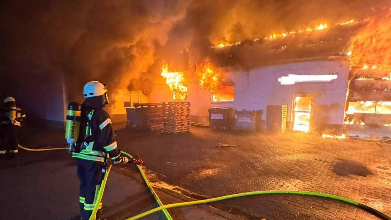 Update: Feuer in Industriegebiet nicht vorsätzlich gelegt