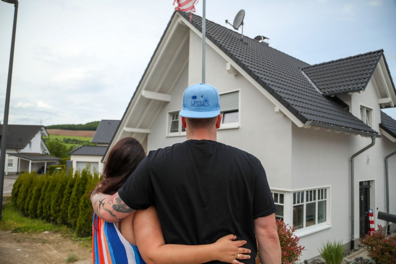 „Live Life“ - Handyman und Pool Services, so heißt das neue Unternehmen. von Tine Schmidt