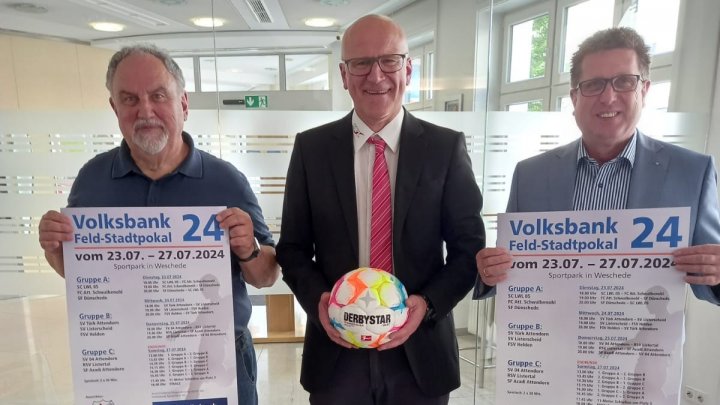 (V.l.): Rüdiger König (Vorsitzender Stadtsportverband), Thorsten Becker (2. Vorsitzender SV...