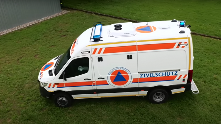 Einen solchen Krankentransportwagen erhält der DRK-Kreisverband.