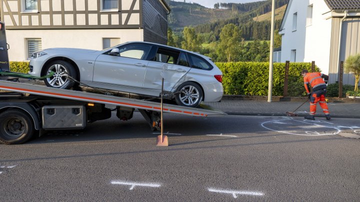 Bei einem Verkehrsunfall auf der Winterberger Straße in Saalhausen verletzte sich ein Mann schwer.