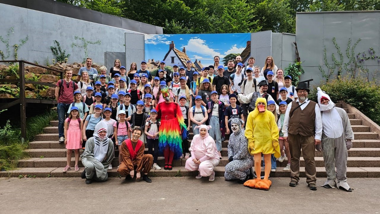 Ein besonderes Highlight der Ferienfreizeit: Der Besuch der Katzweiler Freilichtspiele. von privat