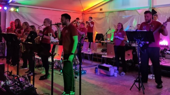 TuS Halberbracht feiert Jubiläumsparty mit der Band