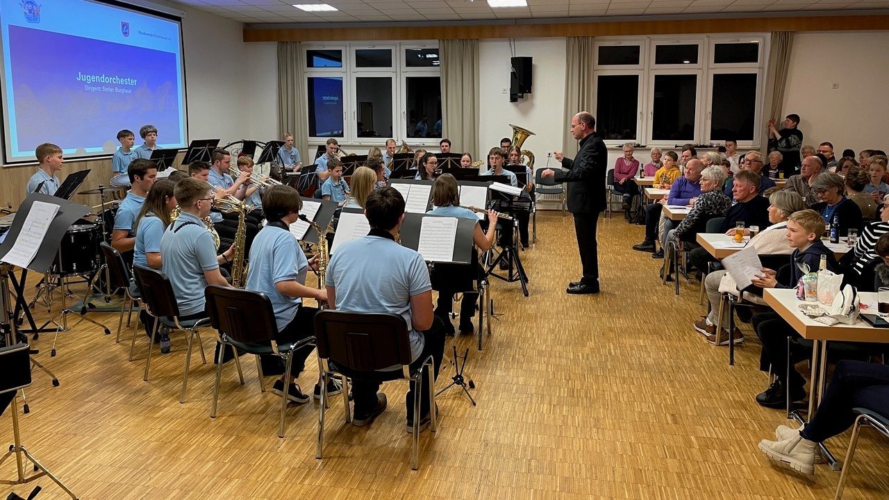 Zum letzten Mal unter der Leitung von Stefan Burghaus zeigten die Nachwuchsmusiker ihr Können. von privat
