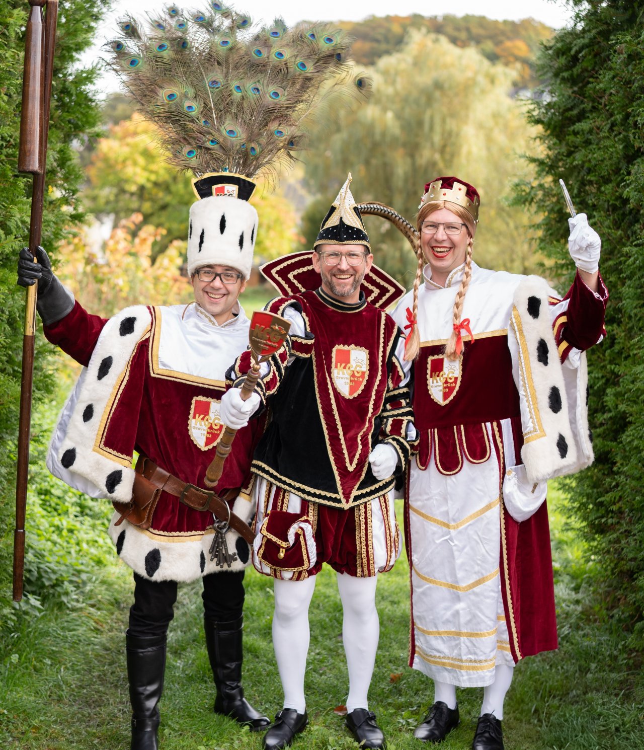 Das Grevenbrücker Dreigestirn Prinz Maik I. (Wegner), Bauer Cornelius (Neufeldt) und Jungfrau Mathilda (Matthias Willecke). von privat