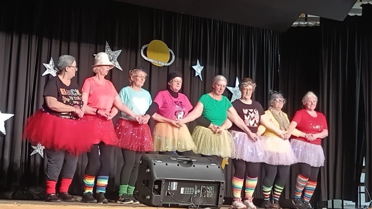 Impressionen vom Frauenkarneval 2025 in Oberhundem von privat