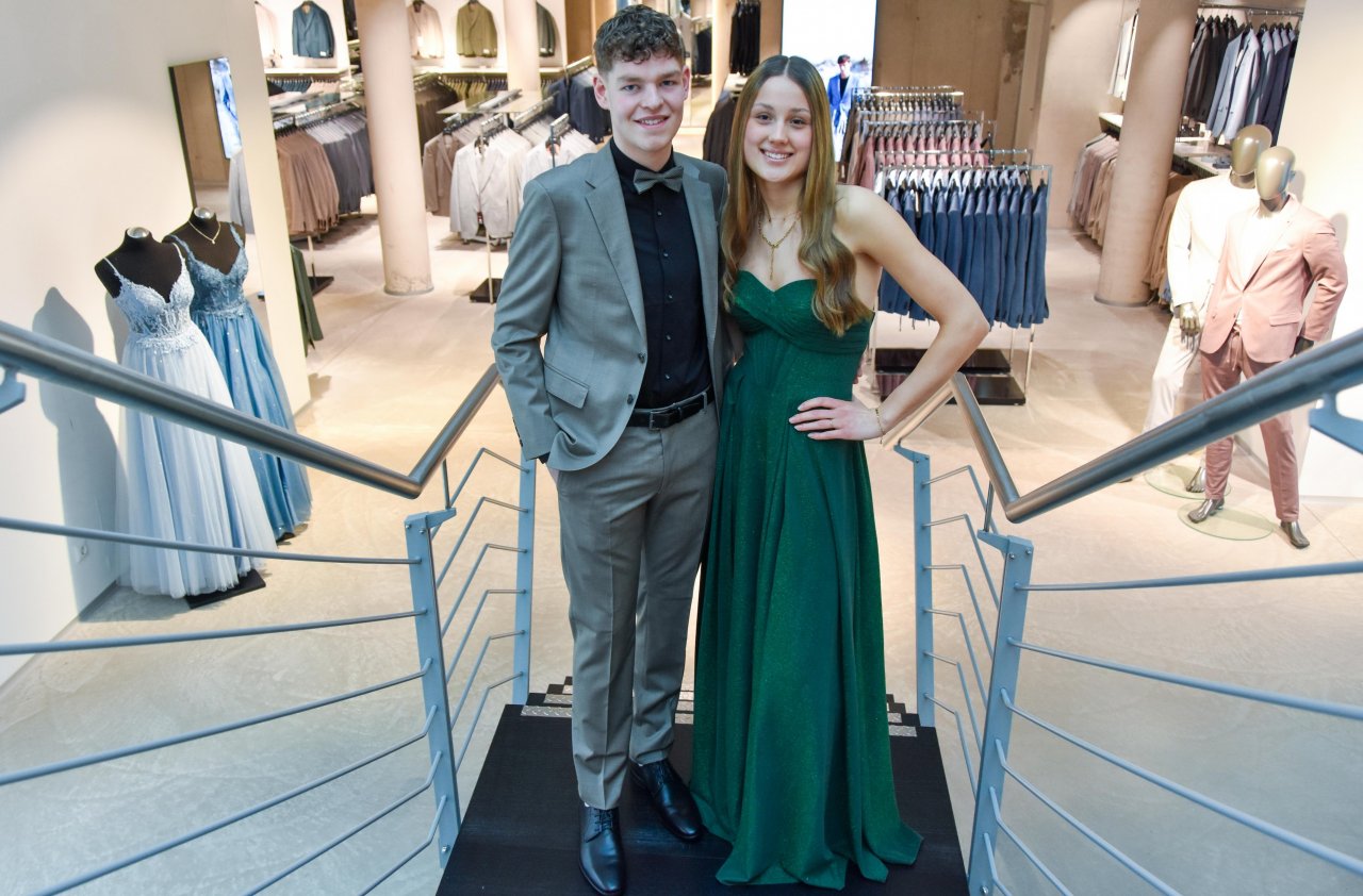 Abiball-Aktion 2025: Hannah Schneider und Sebastian Berens vom Gymnasium Maria Königin. von Nicole Voss