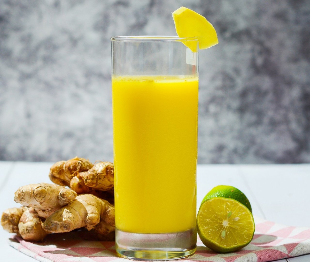 Fit in den Frühling geht es mit dem Power Ingwer Shot aus dem Landhotel Voss. von pixabay
