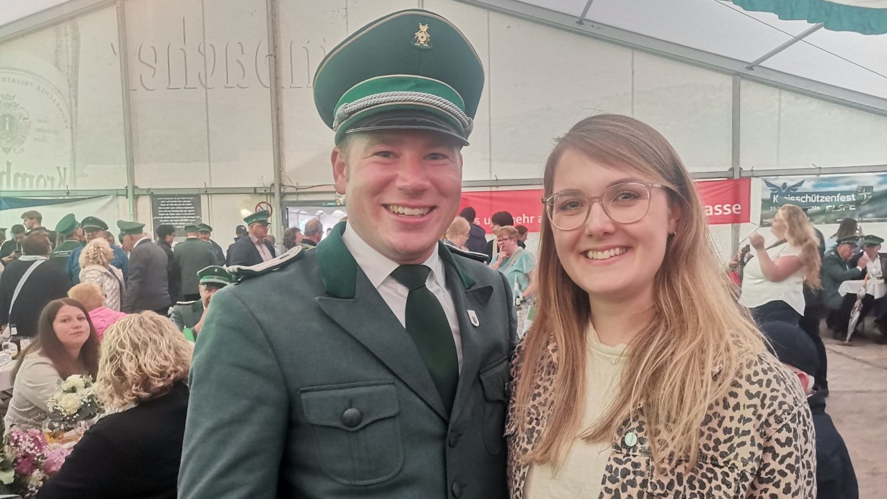 St.-Helena-Schützen Elben feiern den ersten Schützenkönig der Saison