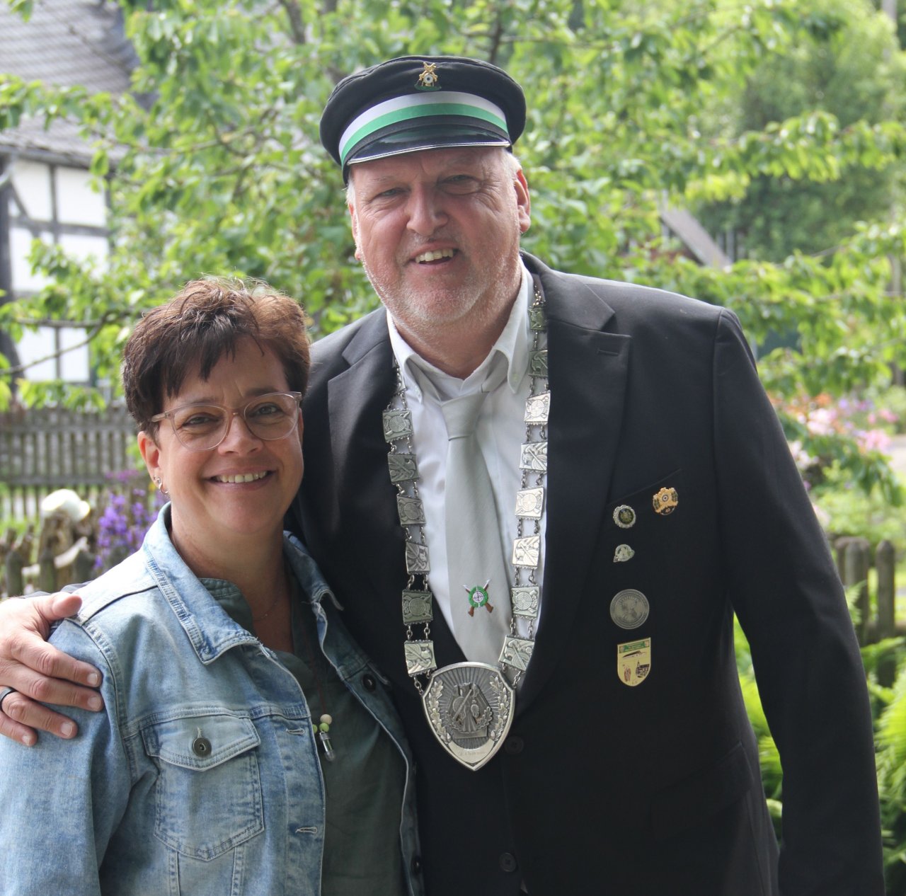 Das neue Oberelsper Kaiserpaar: Otmar und Nicole Bischopink. von Kerstin Sauer