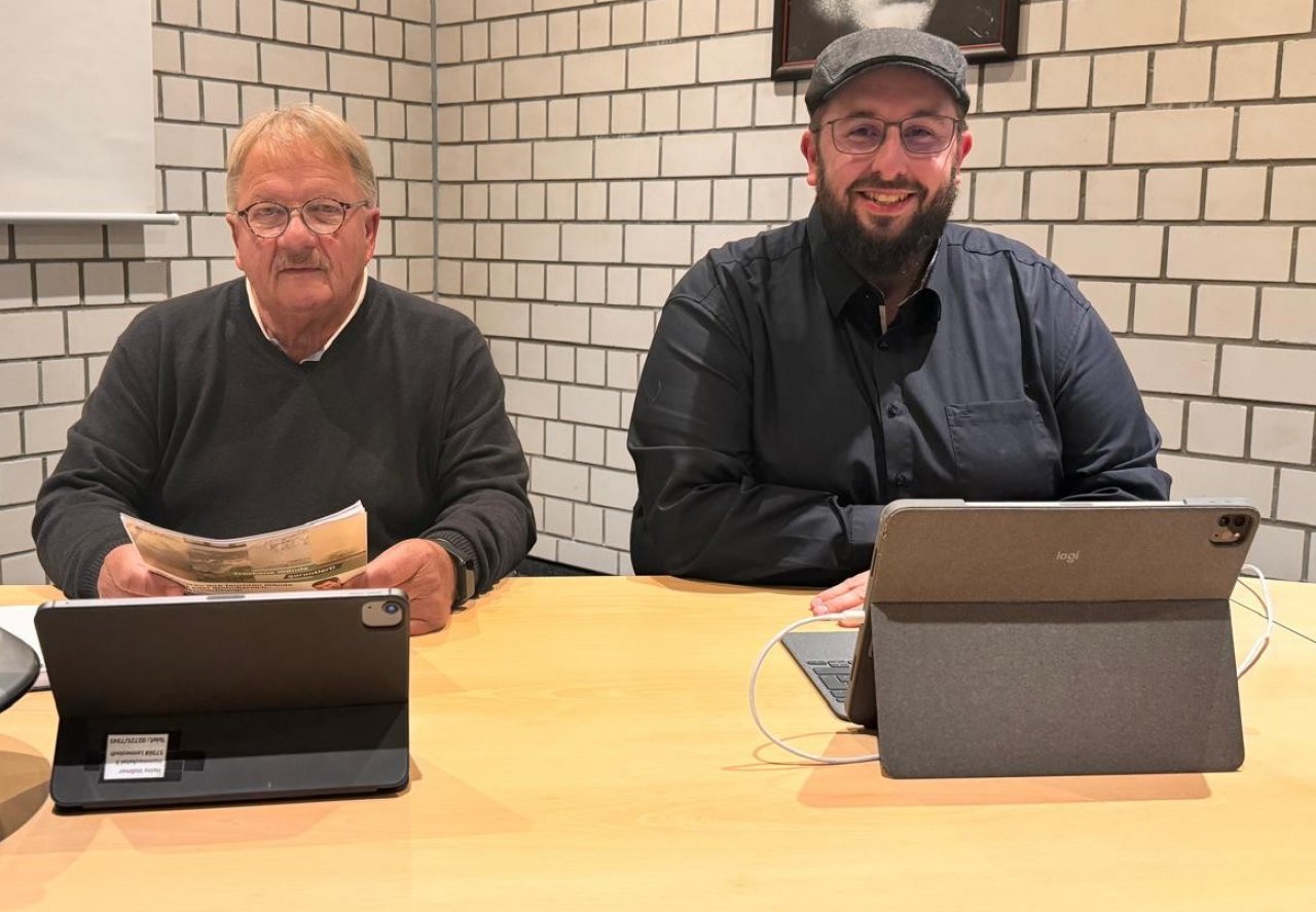 An Ideen und neuen Impulsen mangelt es auch den Fraktionsvorsitzenden Manuel Behle (Kirchhundem) und Heinz Vollmer (Lennestadt) (l.) nicht. von privat