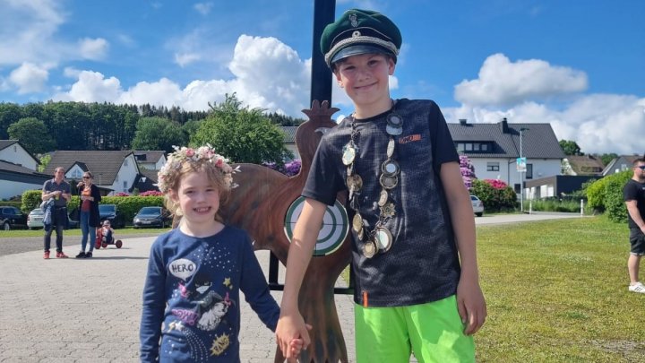 Das Kinderkönigspaar Linus Heim und Valeska Fix wird beim Kinderschützenfest abgelöst.