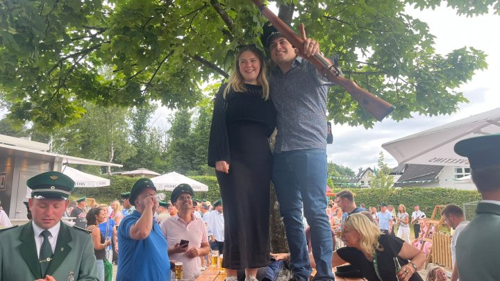 Rhoder König macht seinem Vater ein Jubiläumsgeschenk