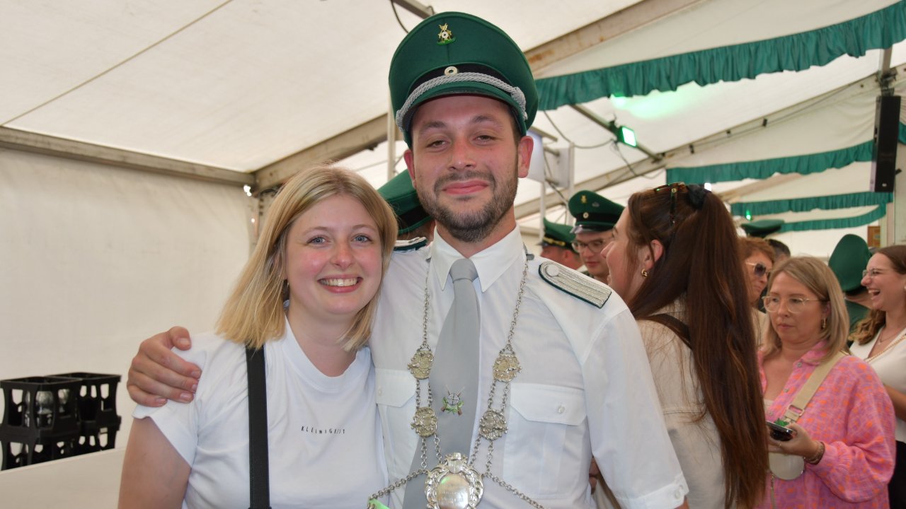 Enkel des verstorbenen Ehrenvorsitzenden ist König in Schreibershof