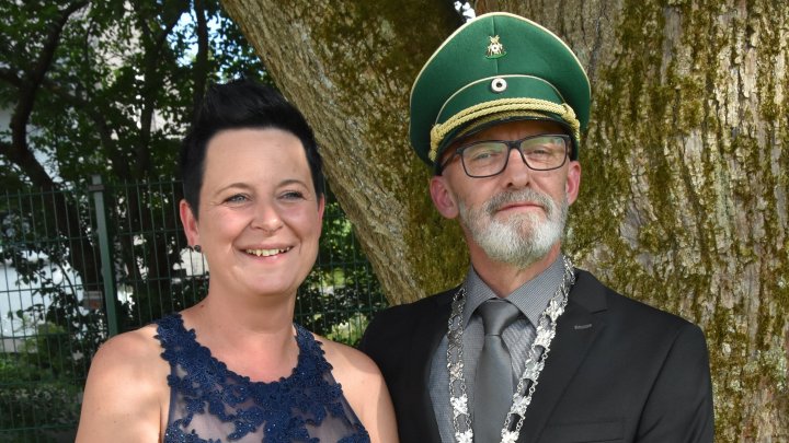 Das amtierende Gerlinger Königspaar Holger „Leo“ Grebe und Natascha Messinger.