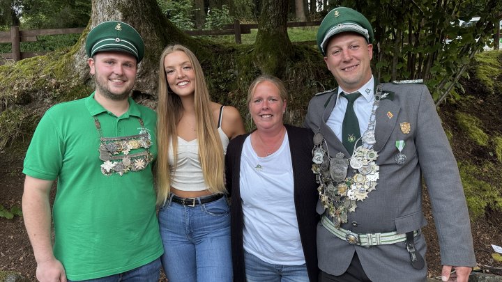 Die neuen Majestäten des Schützenvereins Rahrbach-Kruberg 2025.