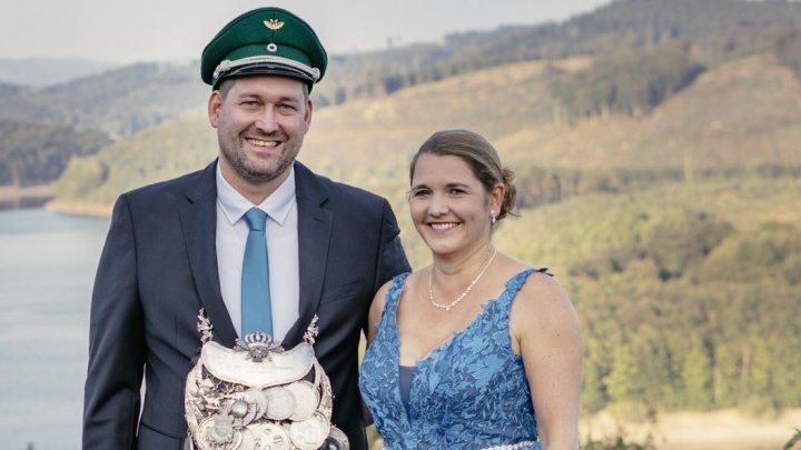 Die amtierenden Schützenkönigspaar in Neu-Listernohl: Steffen und Sabrina Hauschild.