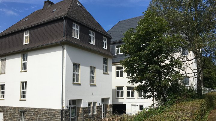 Das Stadtarchiv Lennestadt in den Räumlichkeiten der ehemaligen Grundschule Elspe öffnet seine...