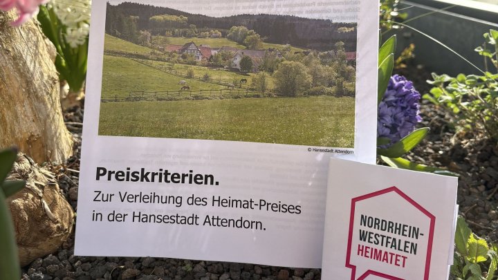 Die Bewerbungsunterlagen für den Attendorner Heimatpreis gibts online und im Rathaus.