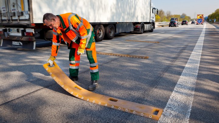 Symbolfoto Baustelle, Autobahn, Straßendienst