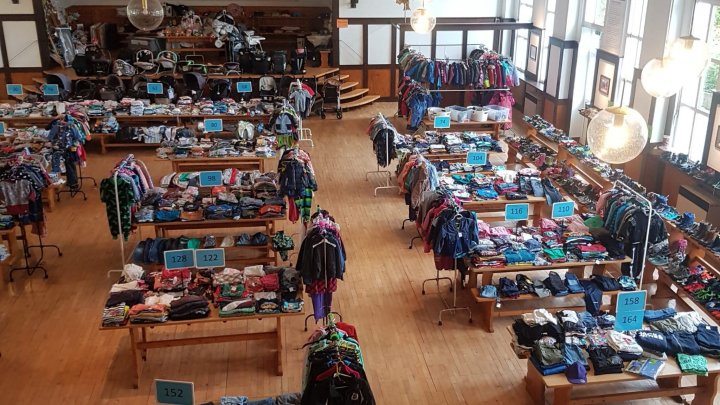 In der Schützenhalle finden die Besucher wieder alles rund ums Kind, Kleidung und Schuhe nach...