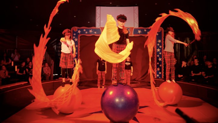 Zum zweiten Mal präsentierte die Zirkus-AG der St.-Franziskus-Schule Olpe zwei spektakuläre...