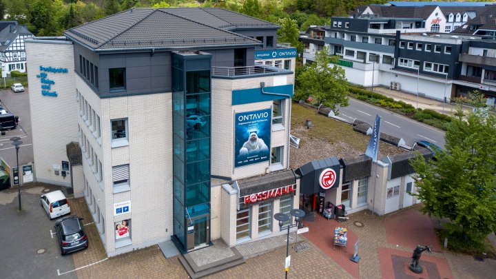 Der Unternehmenssitz von ONTAVIO GmbH an der Hundemstraße in Altenhundem.