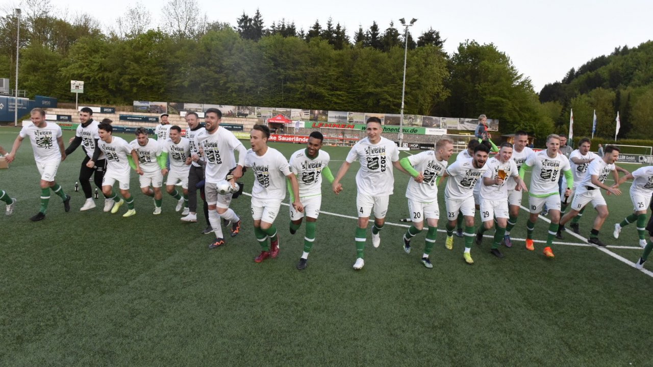 Archivfoto: SG Finnentrop/Bamenohl gewann den Kreispokal zuletzt 2023. Hier siegte die Mannschaft deutlich. Der SV Türk Attendorn unterlag mit 0:6. von Nils Dinkel