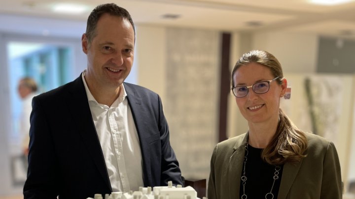 Bürgermeister Peter Weber und Judith Feldner, Technische Beigeordnete.