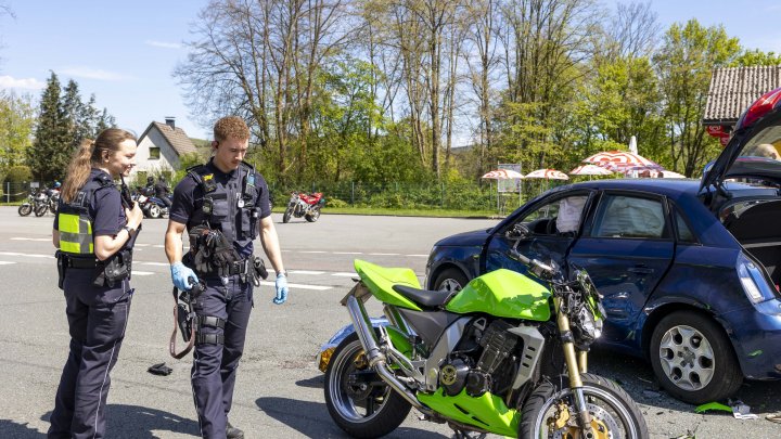 Bei einem schweren Verkehrsunfall auf der L512 in Hohen Hagen kam Ende April ein 58-jähriger...