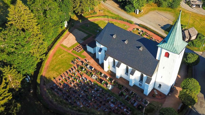 Die Prozession beginnt und endet an der Wallfahrtskirche auf dem Kohlhagen.