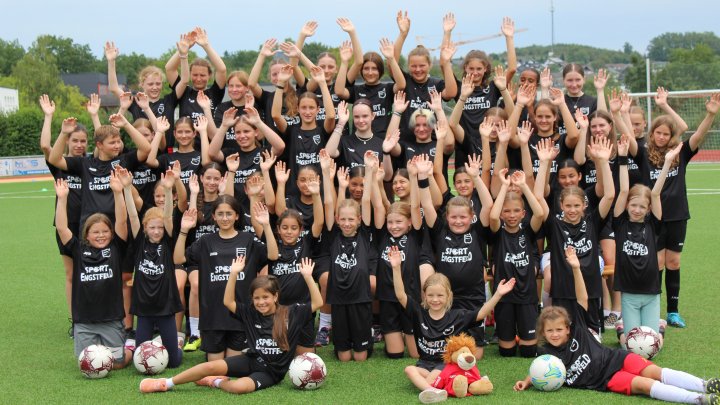 Die Teilnehmerinnen des „4. Tag des Mädchenfußballs“ 2024 hatten einen sportlichen und...