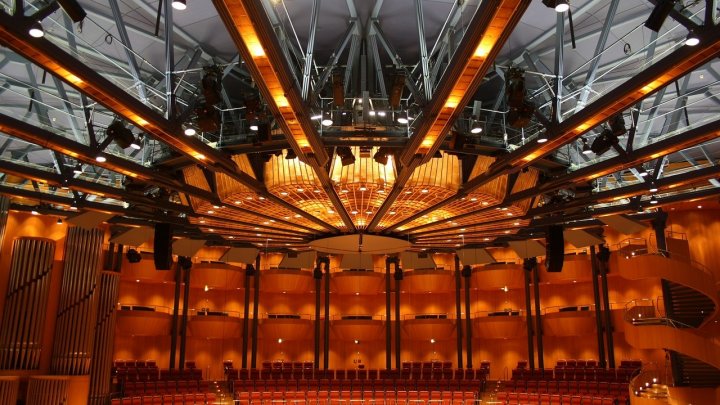 Die VHS des Kreises Olpe bietet drei Konzert-Abo-Plätze für die Kölner Philharmonie.