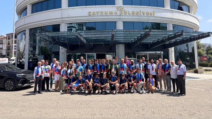 Die C1-Jugend des SSV Elspe hat im Juni die türkische Partnerstadt Çaycuma besucht.