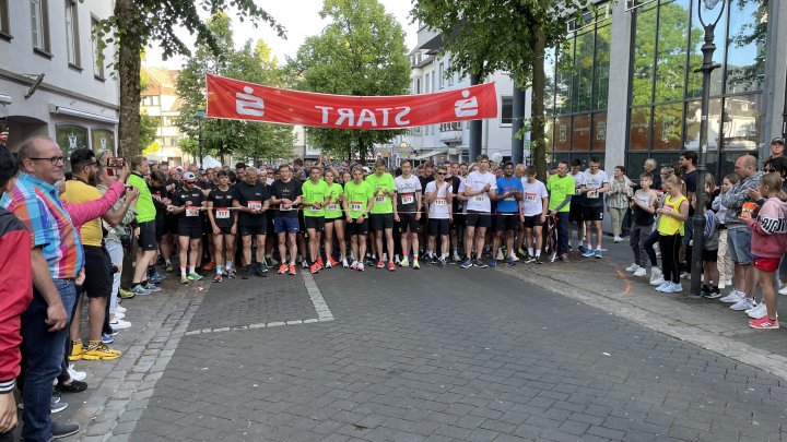 Archivfoto vom Start des Hauptlauf an der Kölner Straße.
