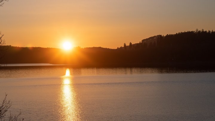 Sonnenuntergänge im Kreis Olpe, wie hier an der Bigge - immer herrlich und gleichzeitig kostenlos!