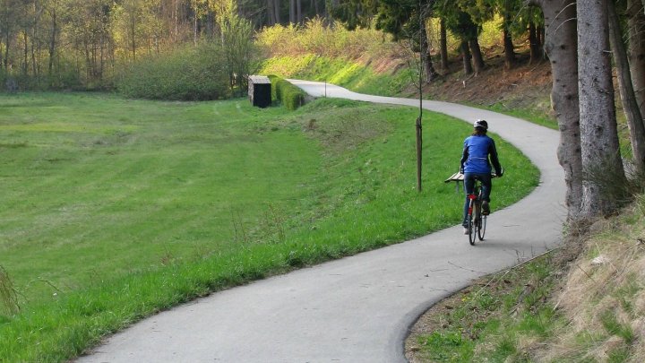 Radweg in Neuenkleusheim.
