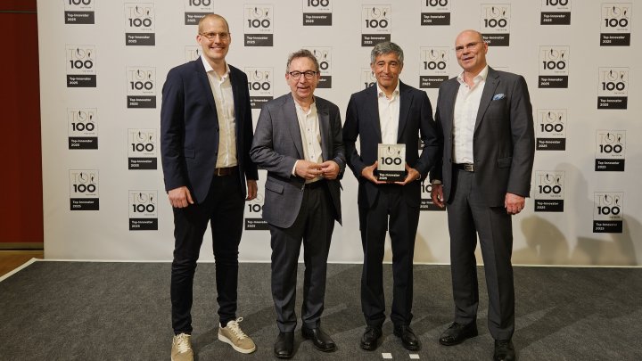 Ranga Yogeshwar gratuliert der BEULCO GmbH & Co. KG zu ihrem Erfolg bei TOP 100. Von Links: Nils...