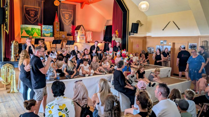 Kinder aus den in Meggen, Halberbracht und Maumke ein Mini-Musical haben mit Unterstützung der...