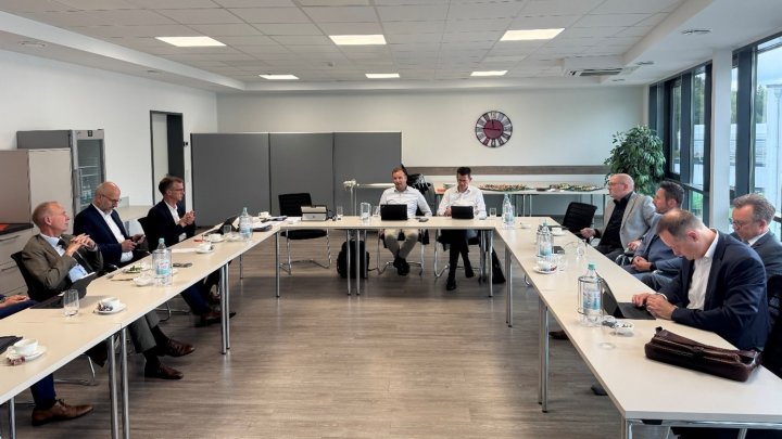 Christopher und Christian Hermann vom Arbeitgeberverband sprachen mit den heimischen...