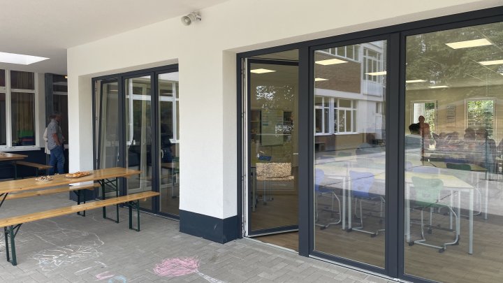 Impressionen der Feierlichkeiten zur Fertigstellung der Mensa an der Grundschule Kirchhundem Am...