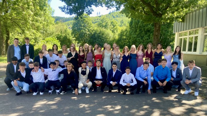 Der Abschlussjahrgang der Lessing-Realschule Grevenbrück 2025.