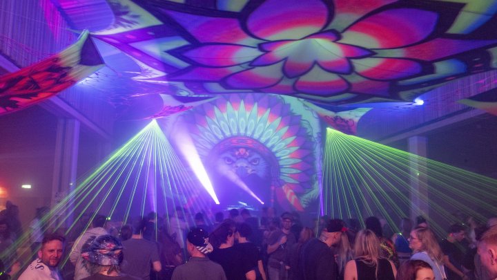 Fans von elekronischer Musik kommen bei der Party „Mystical Moments“ am Freitag, 1. August, in...