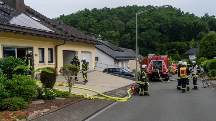 Die Feuerwehr Lennestadt ist am Sonntag, 20. Juli, zu einem Brand in Grevenbrück ausgerückt