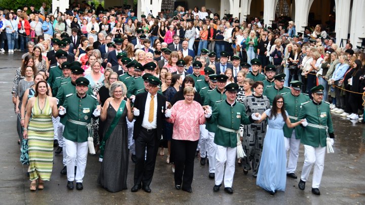 Sehenswertes Finale beim Olper Schützenfest: Die Königspolonaise