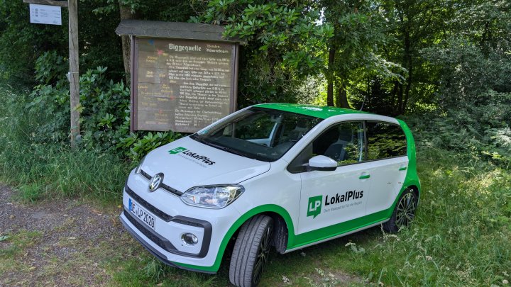 An der Biggequelle in Römershagen, auf 446 Metern Höhe, war unser Loki geparkt.