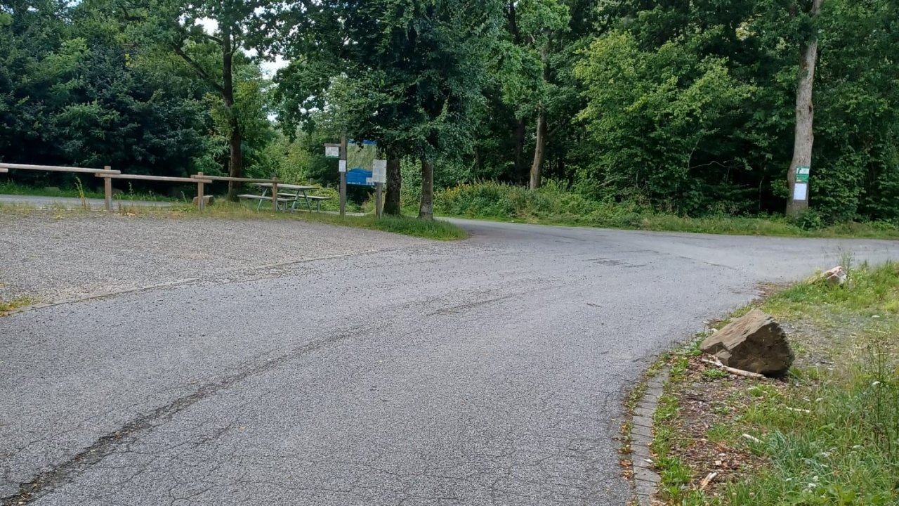Treffpunkt für die Info-Aktion ist am Wanderparkplatz Vorspanneiche. von privat