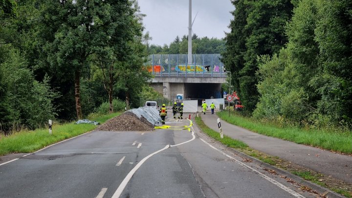 In Hünsborn wurde am Dienstagmorgen eine Gasleitung in der Siegener Straße beschädigt. Die...