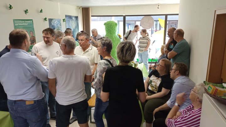Das neue Büro der Grünen in Elspe ist offiziell eröffnet worden.